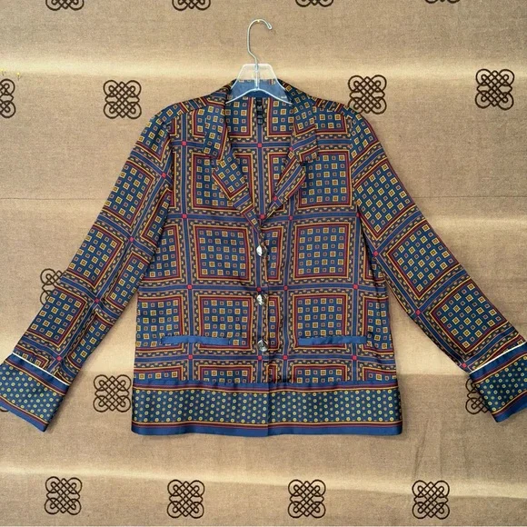 Zara Scarf Print Button Down Shirt Size M
Excellent Condition - Picture 3 of 16